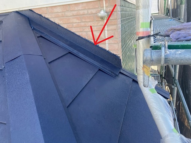 幸手市　屋根カバー工法　雨押さえ　水切り板金設置