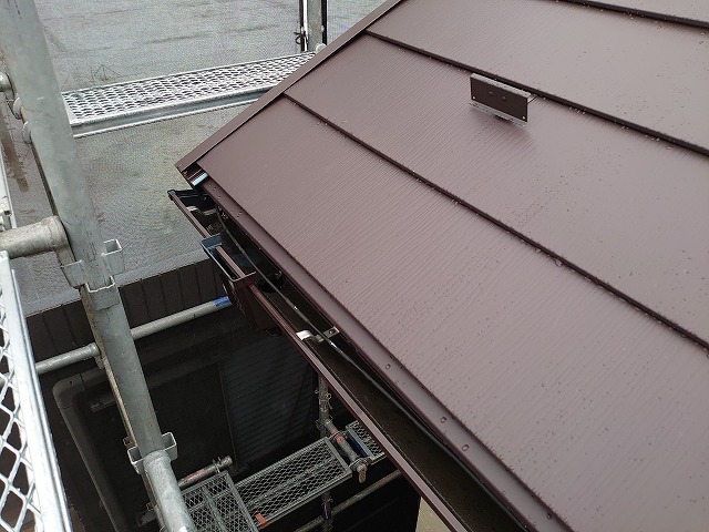 さいたま市桜区　屋根カバー工事　スーパーガルテクトフッ素設置