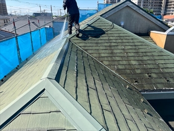 白岡市にて屋根のバイオ高圧洗浄